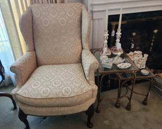 Chair with nesting side tables
