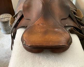 R77 - $75. Vintage Crosby Saddle. (Probably just for display)