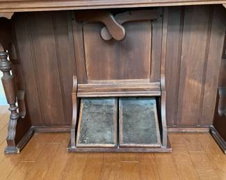 R81 - $50. Kimball Chicago Organ. Needs repairs to work - great look though! Measures 45" wide x 23.5" deep x 49" tall.