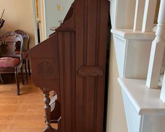 R81 - $50. Kimball Chicago Organ. Needs repairs to work - great look though! Measures 45" wide x 23.5" deep x 49" tall.