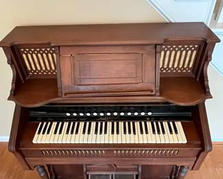 R81 - $50. Kimball Chicago Organ. Needs repairs to work - great look though! Measures 45" wide x 23.5" deep x 49" tall.