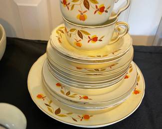 R134 - $25. Hall's Superior Autumn Leaf. 18 pc.