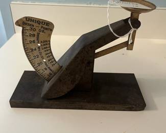 R19 - $12. Vintage Egg Scale.