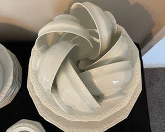 R132 - $175. Rosenthal Maria White. 50pc Set.