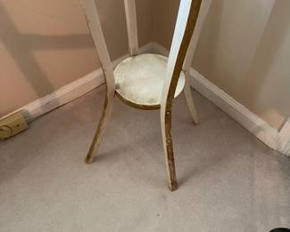 R113 - $30. Plant Stand Table.