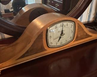 Vintage mantle clock