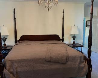 KING SIZE 4 POSTER BED