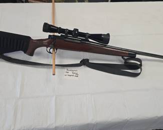 Remington 700 300 win mag rifle with Leupold scope 