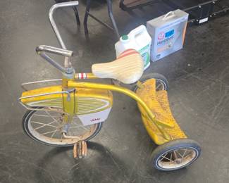 Awesome vintage tricycle 