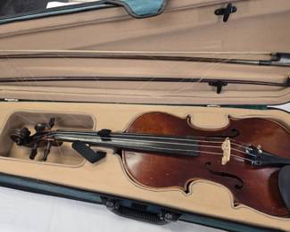 antique violin in modern case with 2 bows 1920s Chicago 