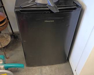mini fridge 