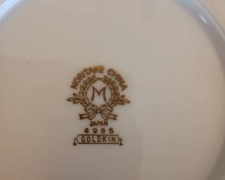 Noritake 111 pc set 