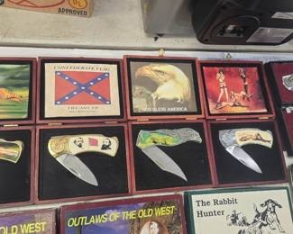 Commemorative pocketknives.
