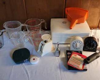 Kitchen Goods Lot
