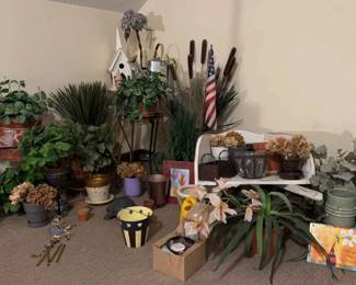 Huge Lot Of Yard Decor