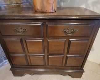Record holder cabinet