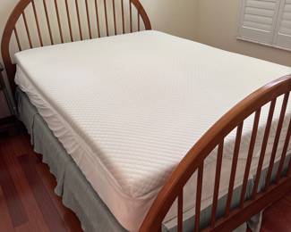 Qween bed