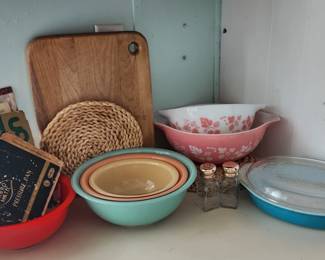 More awesome Retro kitchen ware.