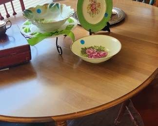 Farmhouse style, Tell City table & 6 chairs.