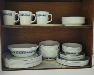 Corelle brings back so many memories, I had this set when my girls were little.