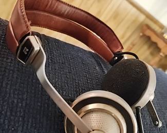 Spectacular, vintage Pioneer Headphones, Se-L-40