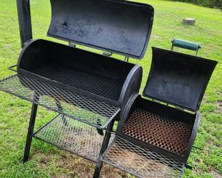 Texas Handforged, Smoker/ Grill in excellent condition, solid & heavy.