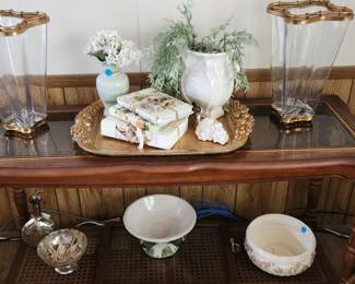 Beautiful wicker & glass sofa table, looking for the perfect place.