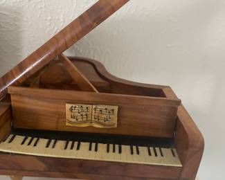 Piano music box
