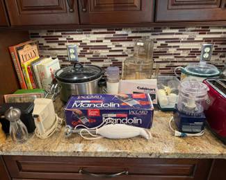 Numerous Small Appliances / Cookbooks
