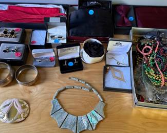 Assorted Costume Jewelry / Mens Tie Tacks, Bow Ties / Cumberbunds