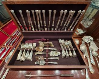 Oneida Flatware Service for 16