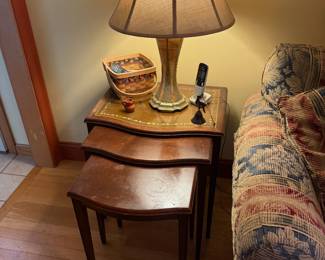 Set of Nesting Tables / Lamp