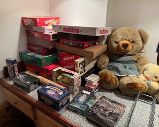 Various Games / Teddy Bears / Legos / Childrens Toys