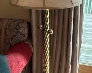 Brass Gloor Lamp