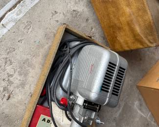 Slide projector