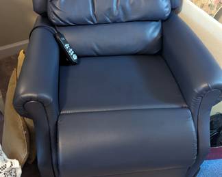 Like new electric lift chair!