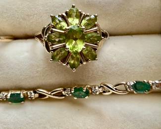 Peridot and gold ring