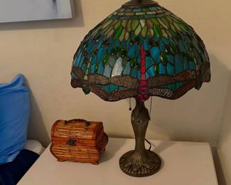 stained glass dragonfly lamp