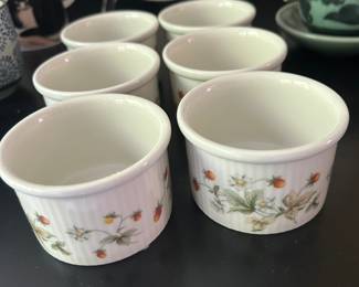 Royal Doulton "Strawberry Cream" (TC1118) souffle dish 