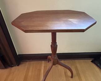 Federal Style Candle Stand dovetailed 
