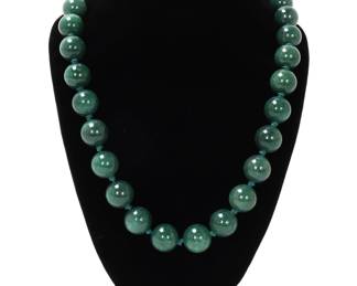 Lot 125 Beautiful Chinese Jade Sphere Bead Necklace