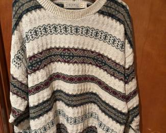Northwest Outfitters Men's Crewneck Sweater – Size Large