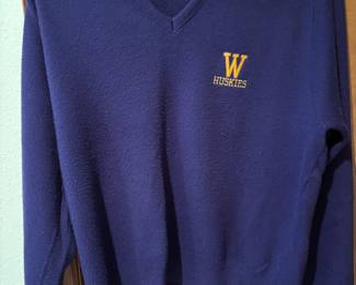 Antigua Women's Washington Huskies V-Neck Sweater – Size XL