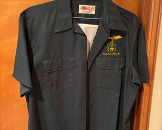 Dickies Navy Button Up Short Sleeve Shirt with Shriner Patch –Size XL
