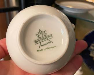 Tirschenreuth China Tea Set with a Pair of Dinner Plates