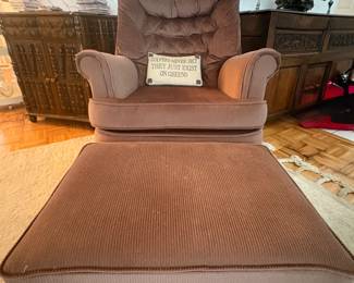 $75 - Swivels/Rocks & Ottoman