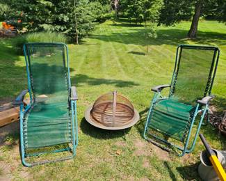 Zero gravity chairs with fire