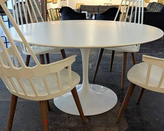 Knoll Tulip Table