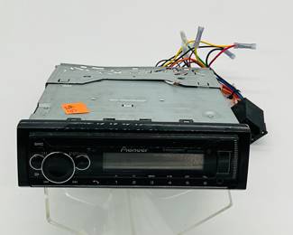 Pioneer CD Audio Receiver / Car Stereo - DEH-S622S