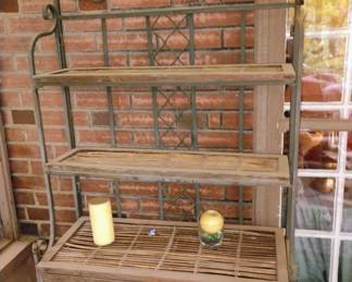 BAKER'S RACK